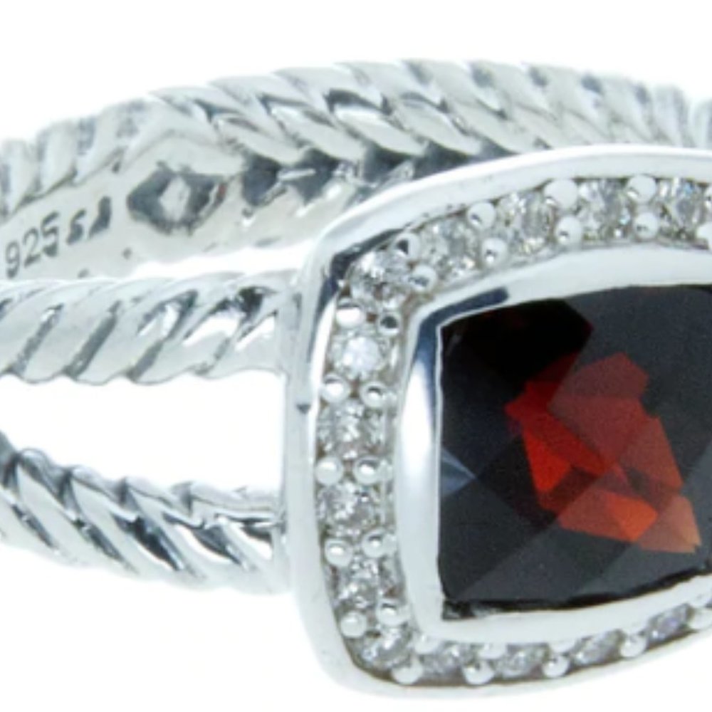 David Yurman Petite Albion Garnet and Diamond Ring. SZ 7.5